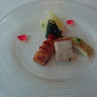 中国飯店 麗穂 - 季節の前菜五種盛り合わせ クラゲの頭、丘ワサビ、蒸し鶏、チャーシューの前菜