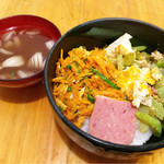 ちゃぁ～まぁじゅん - 三色丼(スープ付)