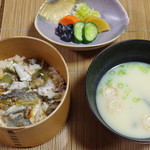 美加登家 - お食事