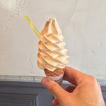 ジェラテリア アクオリーナ - アールグレイのジェラートソフト（630円）税込