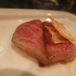 ニューオークラ - ニンニクと山葵を挟んで召し上がれ＾＾