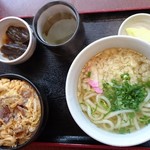 大八 - 小肉丼定食、うどん