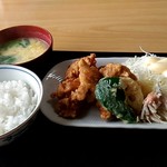 てるよし - 唐揚げ定食。