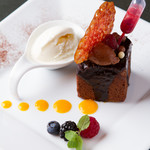 DECIBEL - 自家製ガトー・ショコラ バニラアイスと共に