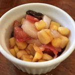 カレーの店 マボロシ - 【2017.7.12】ピクルス代わりのサラダ。