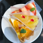 かにわしタルト店 - マンゴー杏仁のタルト、天草晩柑のタルト、厳選桃のタルト