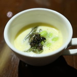 佳肴みを木 - じゃがいもの冷たいスープにじゅんさいと枝豆