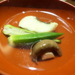 佳肴みを木 - すずきと大黒しめじとオクラのお椀