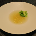 イチリン ハナレ - 三種類のお豆と柚子：グリンピース 茶豆 空豆 金華ハムの上湯ジュレ1