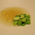 イチリン ハナレ - 三種類のお豆と柚子：グリンピース 茶豆 空豆 金華ハムの上湯ジュレ3
