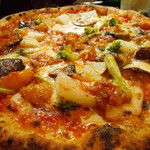 Pizzeria Formano - オルトラーナ(トマトソース・モッツァレラ・たっぷり野菜)
