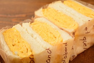 Merneige - 厚焼き玉子のサンドイッチ