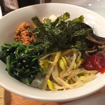 炭火焼肉ホルモン 徳臓 - 茶碗ビビンパ