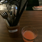 ピラーカフェ - 飲み放題のピンクグレープフルーツジュース