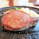 氷見牛ステーキ＆ワイン レストラン トロイカ - 特選氷見牛ヒレステーキ210g。8800円＋税