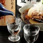 h Nihonshu Baru Kagura - 当店自慢の“自家製タレ”で煮込んだ「ぶりカマ大根」は、お酒との相性もバツグン！