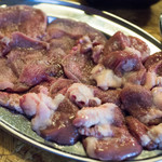 大衆焼肉コグマヤ - 2017.8 豚タン（300円）、ハート（280円）