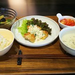 Unir - Unirの畑の見えるお昼ご飯