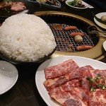 Yakiniku Gyuusei - てんこ盛りライス