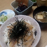 浜潮 - マダカの漬け丼