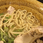 火鳥 - 濃厚鶏白湯中華そばの太麺