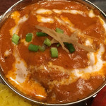 インド・ネパール・タイ料理 エベレストキッチン - 日替りカレーは、鳥モモ肉とエノキのカレー