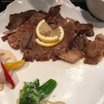 Gohan Dokoro Kokugikan - ごちそう御膳の牛ロースステーキ