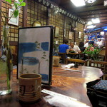 いづ重 - 雰囲気のある店内