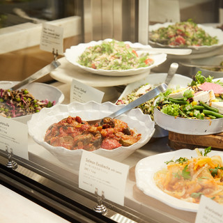 We also offer healthy and nutritious deli food.