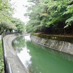 スイス菓子 ローヌ - ［2017/07］山信濃町の北側には琵琶湖の水を京都の街に引き込む琵琶湖疏水が流れています。