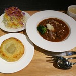 MANUKA - NZ牛ほほ肉赤ワイン煮込み＆ミートパイ980円