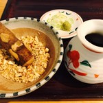 香るつけ蕎麦　蕎麦花 王子町店 - 木ノ実の入ったすり鉢