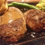 ハングリータイガー - ハンバーグステーキ、アップ。