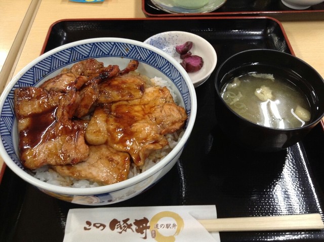 む～んらいと この豚丼 イオン釧路店 東釧路/豚丼 [食べログ]