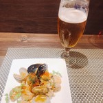 創作イタリアン Gemelli - ビールとお店からのアミューズ