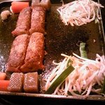 牛幸 本店 - 2名分です　ハンバーグと野菜炒め