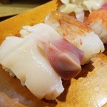 Oga zushi - ホタテ、ホッキ、海老です。