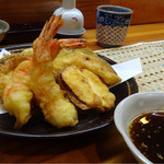 すし処みうら - 天ぷらの盛り合わせ。