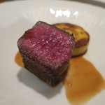 ファニエンテ - 岡山の千屋牛と黄色の人参のロースト