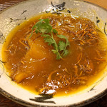 レンゲ - ヨシキリザメの尾鰭の姿煮　夏草花で