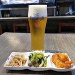 つきだしと生ビール