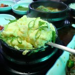 眞味食堂 - ケランチムのボリュームな。奥がチゲ。