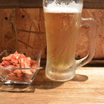 立喰い焼肉　おやびん - 生ビール＆自家製キムチ