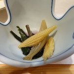 柳家錦 - 箸休めの金時草、茗荷、ヤングコーンのお浸し