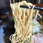 北海道らーめん 鷹の爪 - 低加水麺のアップ