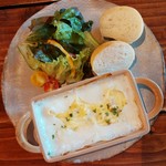 ベーコン・じゃがいも・いんげんのグラタンプレート　950円