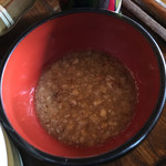 しげの屋 - くるみそば800円のくるみのアップ