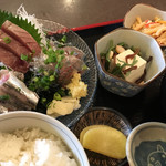 恋絆 - ランチ　刺身三点盛定食　９５０円　(2017/08)