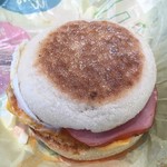 McDonald's - ちょっと目玉焼きがずれてる