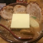Memba Tado Koro Shouten - 味噌漬け炙りチャーシュー麺＋バターをトッピング